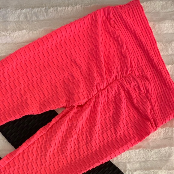 TikTok/ Instagram Honeycomb Booty Lifting x Anti-Cellulite Leggings - Picture 2 of 3